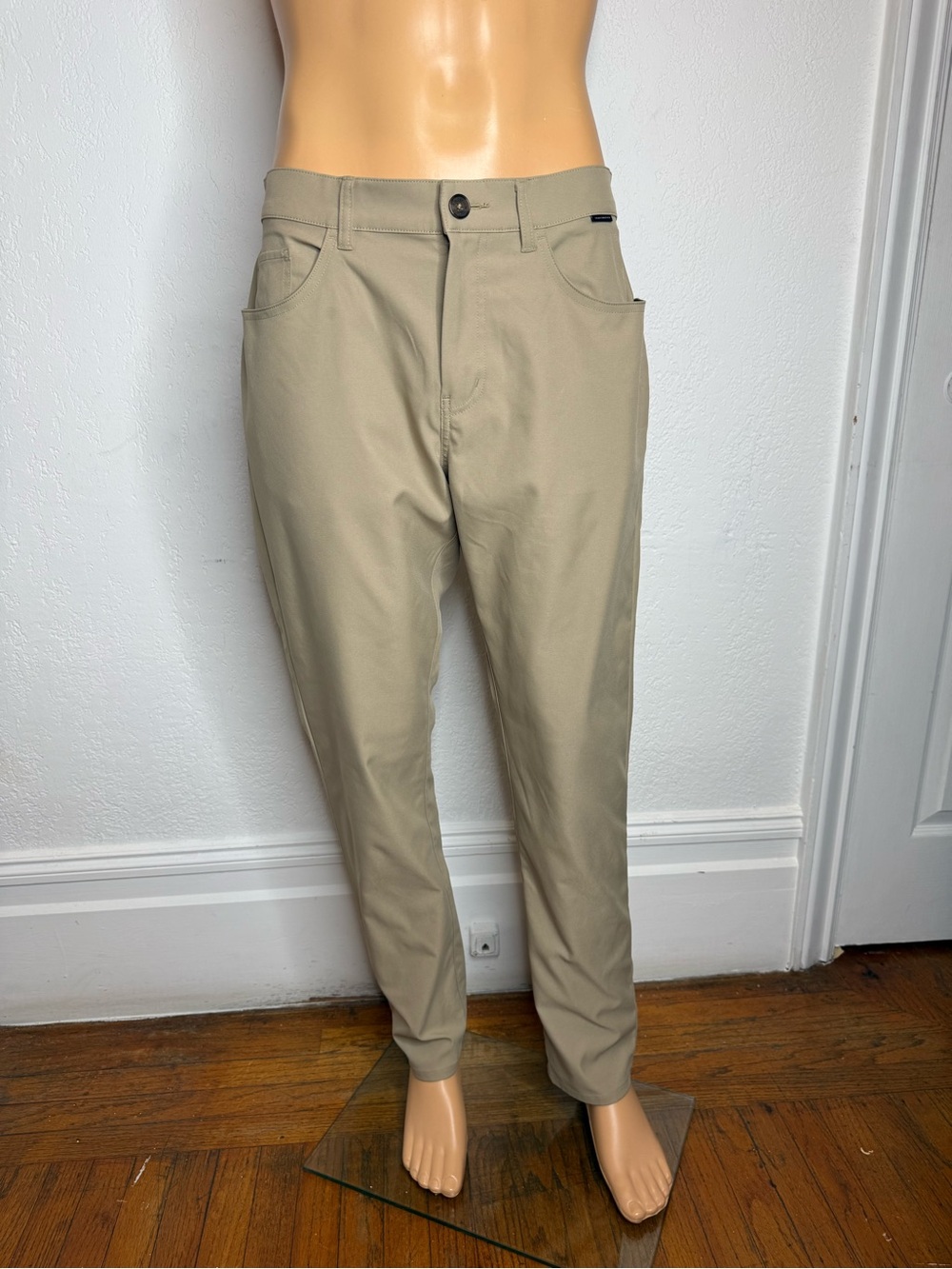Travis Mathew Open to Close Performance Pants Men’s Size 32X31 Khaki
